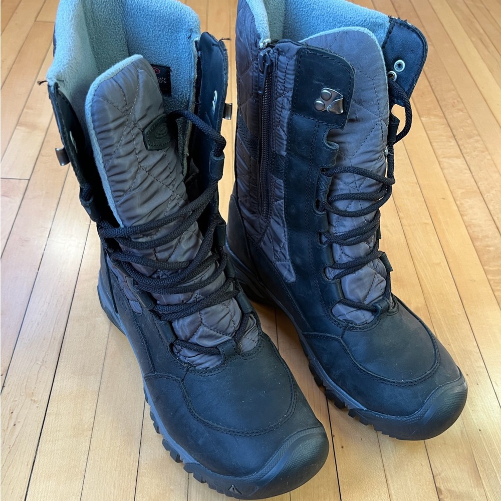 Keen winter boots, 8.5
